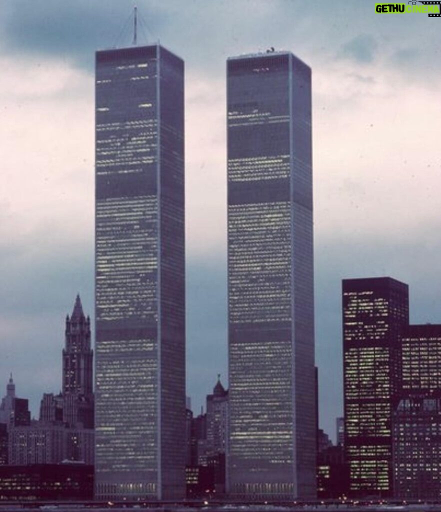 Katie Cassidy Instagram - Reflecting & forever paying tribute to the lives altered ♥️ We will never forget #911 #WeRemember