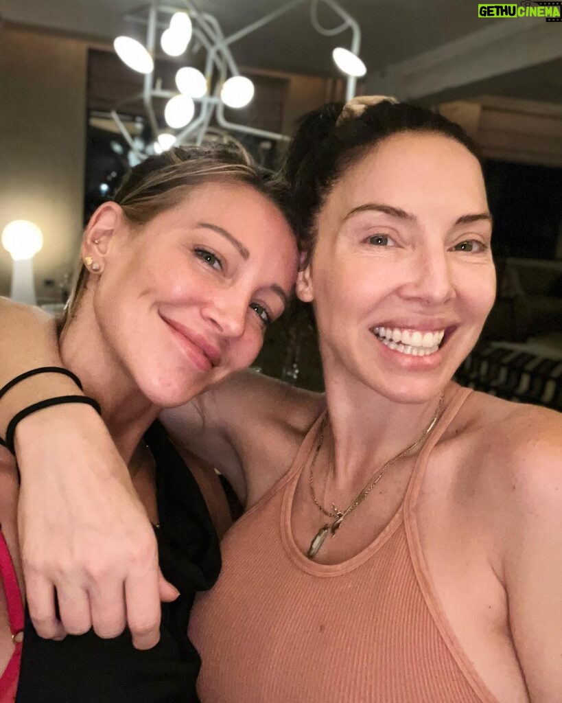 Katie Cassidy Instagram - Talk about my sister from another mister! @whitneycummings - Whit, I ❤️ you so much & I’m so proud of everything you’ve accomplished! You’ve been such an inspiration to me since the 1st day we met! (Yup, 20 years ago, in Lester’s class!) Thank you for all the laughs, the cries, and being an incredible role model to me. I ❤️ your soul, spirit & the bad ass woman you’ve become. We need more women like you in this world! Also, I can’t wait to meet the little one! ❤️🫶😘 (also ❤️ our fresh faces)… that’s all. Xx