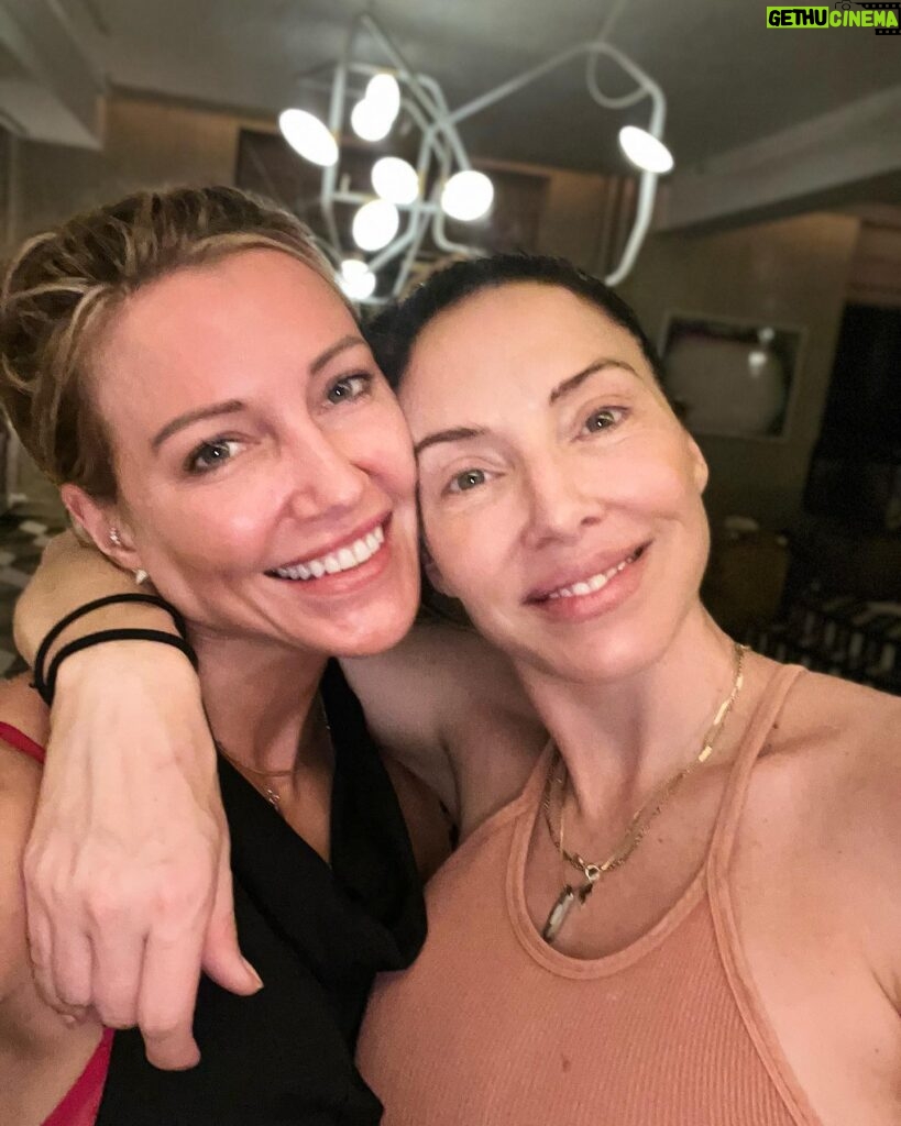 Katie Cassidy Instagram - Talk about my sister from another mister! @whitneycummings - Whit, I ❤️ you so much & I’m so proud of everything you’ve accomplished! You’ve been such an inspiration to me since the 1st day we met! (Yup, 20 years ago, in Lester’s class!) Thank you for all the laughs, the cries, and being an incredible role model to me. I ❤️ your soul, spirit & the bad ass woman you’ve become. We need more women like you in this world! Also, I can’t wait to meet the little one! ❤️🫶😘 (also ❤️ our fresh faces)… that’s all. Xx