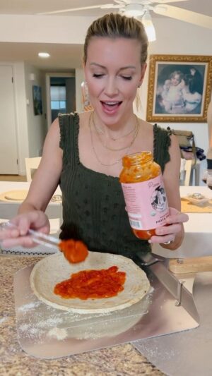 Katie Cassidy Instagram - We had the best Pizza 🍕 night with @katiecassidy @stephenhuszar @carolinedamore using our Pizza Grills!!! Finally back in stock …..until they sell out again !!!