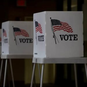 Katie Cassidy Instagram - OFFICIALLY ON THE CALIFORNIA BALLOT!!! 🇺🇸🗳️💙 Join me & vote to heal the divide! #KennedyShanahan24 #BobbyKAllTheWay