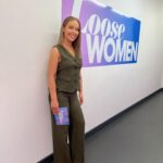 Katie Piper Instagram – What better way to start the week than with my ladies on @loosewomen 🤎 see you at 12:30pm!

Feeling fresh with new hair colour by @nickylazou 💁🏼‍♀️👱🏻‍♀️🩷

💄 @toby_salvietto 
💇🏼‍♀️ @mauriceflynn 
👗 @mothershoppers