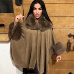 Katie Price Instagram - Exciting day 👀 wearing my new JYY Cape 🍂 how gorgeous is this for autumn it’s soooo me xx link to shop it in my bio and stories xx ad