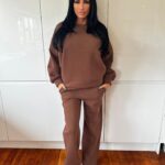 Katie Price Instagram - Oversized trackies kinda girl always love my comfies🍫 Shop my JYY outfits link in bio & stories xx ad
