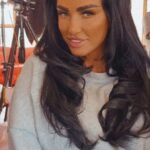 Katie Price Instagram - Today's look ✨️📸🤌🏻