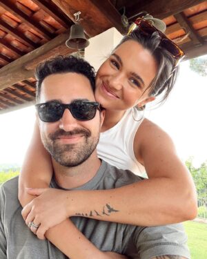 Katie Stevens Instagram - thankful every day that I have my health, a roof over my head, the ground beneath my feet, a job that I love, and that surrounded by the most incredible family and friends! And more importantly i’m so thankful for the family I get to create with @paulblg ❤️ Thank you for loving me and winnie so fiercely. I cant wait to see how fiercely you love our little baby, and to see you become a father. So thankful for this life ❤️ hope you all are wrapped in love during this holiday season