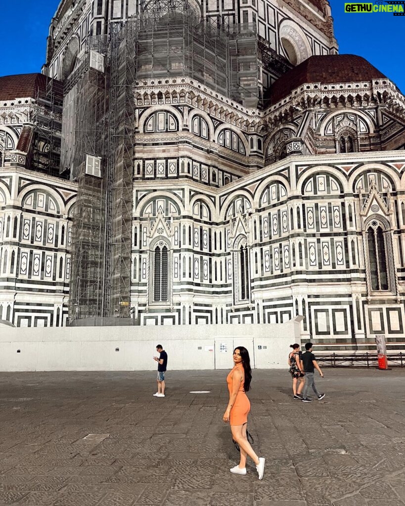 Katie Stevens Instagram - Italy Adventure Part 2: Florence and Tuscany… Wow. Just wow. ❤️🇮🇹