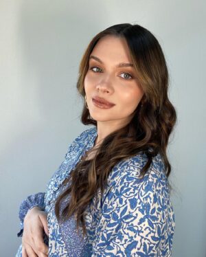 Katie Stevens Instagram - When @laurendaniellemua gives you “baby shower” glam! thank you for giving me the gift of feeling beautiful as we celebrated baby girl 💗 felt so loved yesterday