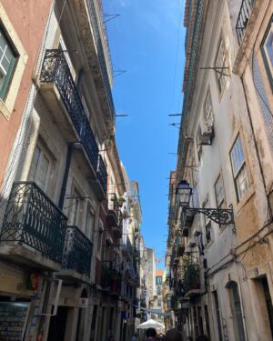 Katie Stevens Instagram - lisboa tem meu coração 🇵🇹