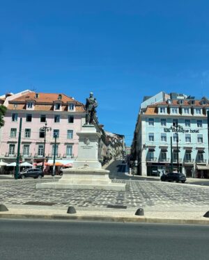 Katie Stevens Instagram - lisboa tem meu coração 🇵🇹
