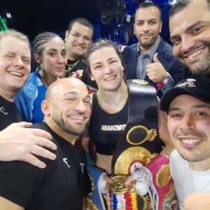 Katie Taylor Instagram - Another incredible night. 22-0. Next stop, Ireland! Let’s bring it home 🇮🇪 🏟