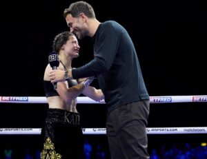Katie Taylor Instagram - Another incredible night. 22-0. Next stop, Ireland! Let’s bring it home 🇮🇪 🏟