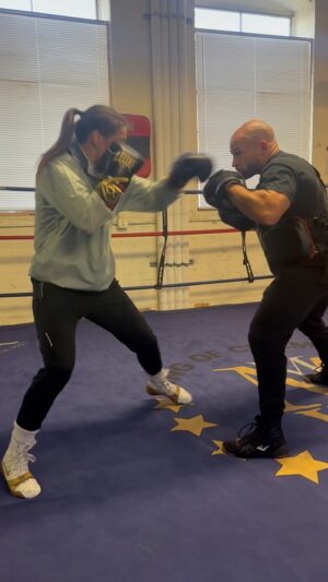 Katie Taylor Instagram - 2 weeks to go 💪 🇮🇪 #TaylorCameron
