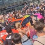 Katja Krasavice Instagram - Wie krass war das bitte!? 👀 Die SUGARMAMI Getränke-Tour hat ALLES auseinander genommen!!! Zwischen krassen Eskalationen mit Taunsenden Menschen, Polizeieinsätzen, Lahmgelegten Städten und gaaanz viel SUGARMAMI 🍒💦 Von dieser Getränke-Tour werde ich noch viele Jahre erzählen es war wie in einem Film 👀 Ich habe mit allem gerechnet aber nicht damit dass ihr so ausrastet auf @sugarmami.official 😍 Ich freue mich so krass dass mein Softdrink so gut bei euch ankommt und euch so schmeckt 🤤💦 Danke für eure Liebe und eure Geschenke - ihr seid die krassesten keiner kann euch toppen 🫶🏽