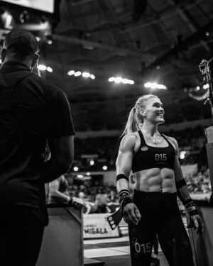 Katrin Tanja Davidsdottir Instagram - One moment I am the little 18 year old that just made her first @crossfitgames & the next I just signed up for 13th (THIRTEENTH!!) CF Games season! ✨🥹🤍💫 

Sometimes it feels like I just started, and sometimes it feels like it’s been a lifetime. But here I am, still in it & excited for the opportunity to get to go at it again! 2024 season, I am determined to make it a great one 🫶🏼 GOOD LUCK to all of you who just signed up & don’t forget to HAVE FUN ☺️