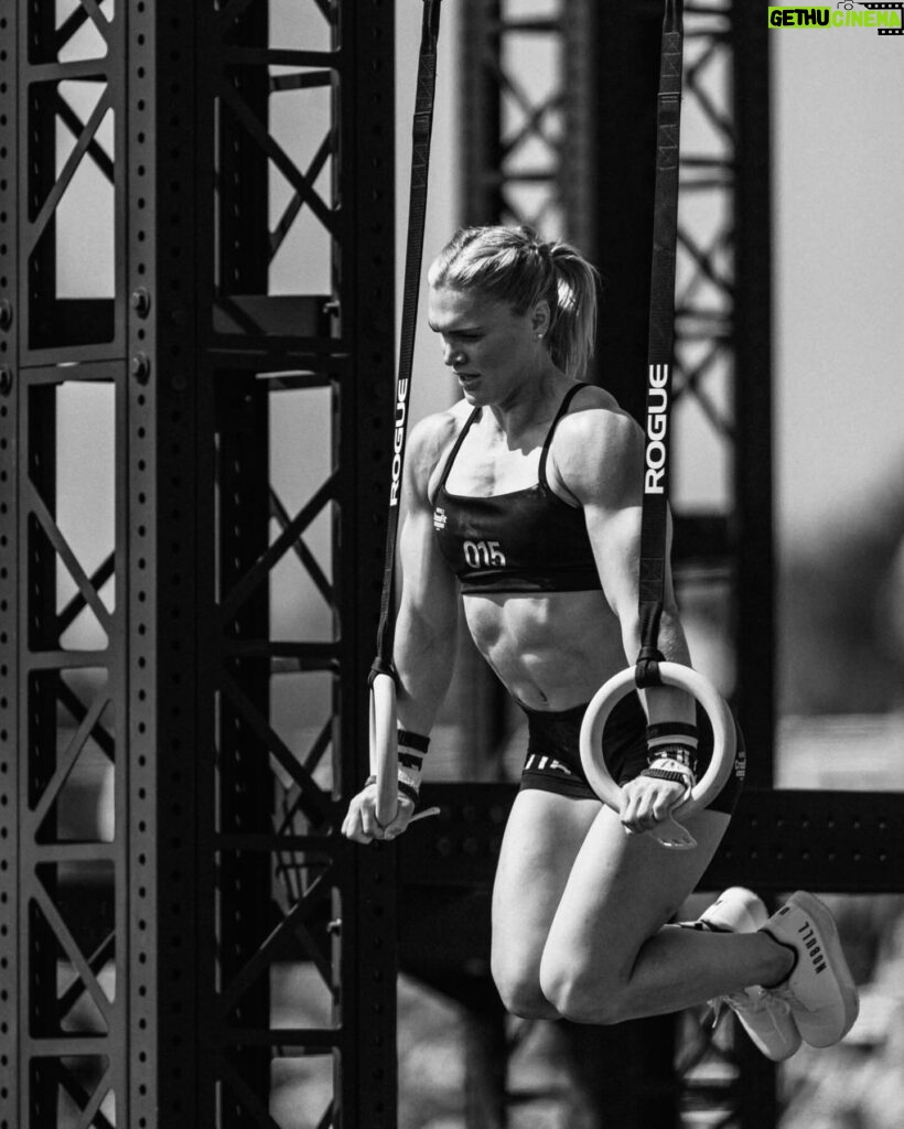 Katrin Tanja Davidsdottir Instagram - One moment I am the little 18 year old that just made her first @crossfitgames & the next I just signed up for 13th (THIRTEENTH!!) CF Games season! ✨🥹🤍💫 Sometimes it feels like I just started, and sometimes it feels like it’s been a lifetime. But here I am, still in it & excited for the opportunity to get to go at it again! 2024 season, I am determined to make it a great one 🫶🏼 GOOD LUCK to all of you who just signed up & don’t forget to HAVE FUN ☺️