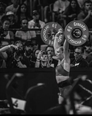 Katrin Tanja Davidsdottir Instagram - One moment I am the little 18 year old that just made her first @crossfitgames & the next I just signed up for 13th (THIRTEENTH!!) CF Games season! ✨🥹🤍💫 

Sometimes it feels like I just started, and sometimes it feels like it’s been a lifetime. But here I am, still in it & excited for the opportunity to get to go at it again! 2024 season, I am determined to make it a great one 🫶🏼 GOOD LUCK to all of you who just signed up & don’t forget to HAVE FUN ☺️