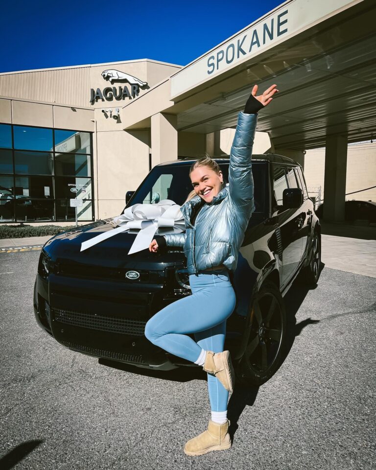 Katrin Tanja Davidsdottir Instagram - We bought our dream car! 😭😭✨ The third slide is from three years ago when we were getting my car serviced & we first saw an all-black Defender .. I took a photo of @brookslaich sitting in it & thought 💫ONE DAY💫 Since moving to Coeur d’Alene, we have been sharing one vehicle, so it also feels like I just grew wings! 🤍🪽 I AM SO HAPPY & thankful & excited for all the adventures to come in this one with my love!!!!!!!!