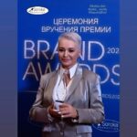 Katya Lel Instagram - Счастлива получить Премию Brand Awards @artem__sorokin 🔥 за мировой хит « Мой мармеладный»! Благодарю за добрые слова прекрасных ведущих @baranovskaya_tv 😘 @maximprivalov 🧡 Посылаю свою любовь каждому сердцу!💜 #катялель #чудесныйвечер #премия #мировойхит
