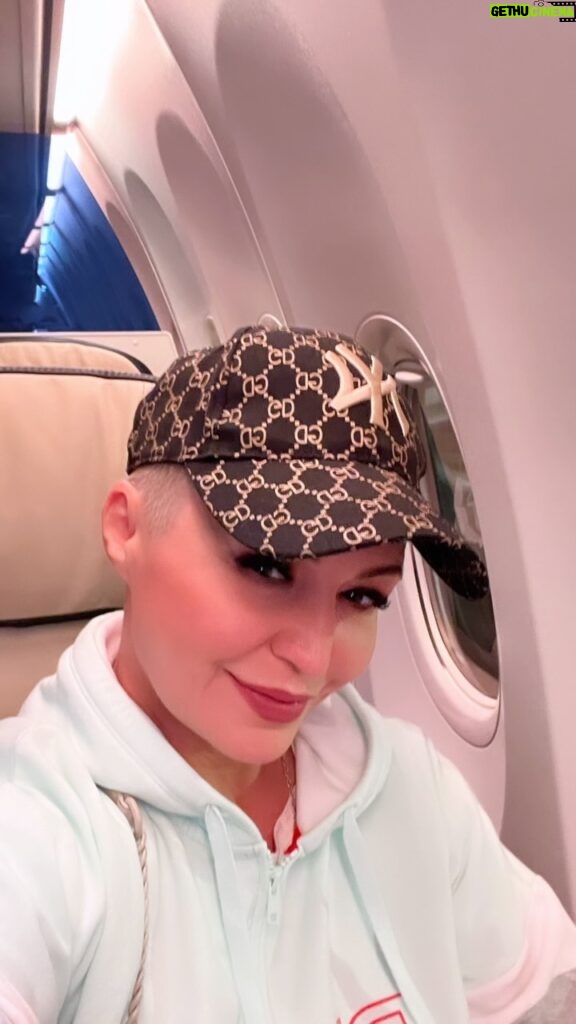 Katya Lel Instagram - Как же я люблю лететь из холода в тепло, к солнышку🌞, в Дубай, на целую неделю😀. Позитива всем и самых красивых эмоций!🥰 #катялель #дубай #отдых
