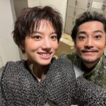 Kaya Kiyohara Instagram – 舞台「ジャンヌ・ダルク」大千秋楽でした。
ご観劇くださった皆々様
誠にありがとうございました。
⁡
沢山の愛に溢れた現場でした。
⁡
白井さんをはじめとする
スタッフ・キャストの皆さまの温かさに涙。
本当に幸せな日々でした。
⁡
また皆さまとご一緒させていただけるよう、
そして舞台に立てる日が来るように
これからも精進してまいります。
⁡
写真は舞台上では敵対していた皆さま
迷った時に導いてくださる素敵な先輩方です。
そして大好きレイモンケヴィン☺︎
⁡
.
#ジャンヌダルク
#福士誠治　さん
#坪倉由幸　さん
#島村龍乃介　くん
#岡田浩暉　さん
#榎木孝明　さん