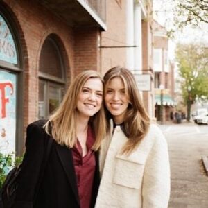 Kayla Ewell Instagram - To friends, the holidays & many unforgettable memories✨
