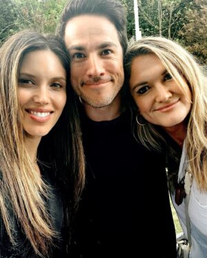 Kayla Ewell Instagram - Well that was fun ❤️

Thank you for all your stories & all your love. To have been a part of something meaningful to so many, for so many years, is truly something. 

I’m glad this show meant as much to you as it did to me. Until next time.