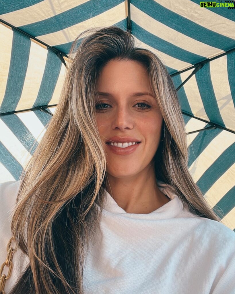 Kayla Ewell Instagram - Hi. It’s been a hell of a week with a newborn & a three year old. Some days I feel like I’ve got this & other days I want pull my hair out. But then I remember how much I pay for these highlights and rethink it immediately. Wanted to send love to all the Mama’s out there. You’ve got this 🤍