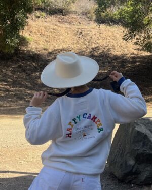 Kayla Maisonet Instagram - 🐻🪵🏕️🕷️🐿️🌲🍄🚲🔥