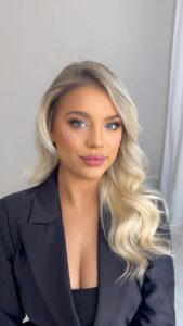 Kaylyn Slevin Instagram - Nowhere without glam on point! 💞