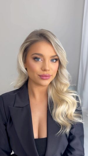 Kaylyn Slevin Instagram - Nowhere without glam on point! 💞