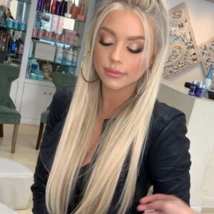 Kaylyn Slevin Instagram - So much fun today!💄: @shay_zeinali 💇🏼‍♀️: @larackay