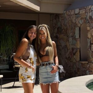 Kaylyn Slevin Instagram - Such an amazing weekend!! Glad I got to spend it w you and cousin @kylefalaschi “CK” LOL! Love you! 🎡🎤♥️ @jourdananya