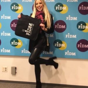 Kaylyn Slevin Instagram - It’s official! Graduated high school early and starting college early this April! Can’t wait! @fidm ❤️🙏🏼