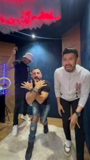 Kaysar Dadour Instagram - Vocês querem música nova né ?? 
Então já marca a amiga que sofreu pela pessoas errada e LIGOU O F* ( Deu a Volta Por cima ) e compartilha esse vídeo 🙅🏻‍♂️

Ta chegando #LIGOUOF

#Kaysar #Japa #DjCassula #Forro #Pizeiro #Manaus #SP #Deusnomando #GeorgeJapa #Amazonas #Nordeste #Brasil