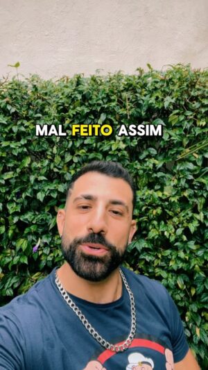Kaysar Dadour Instagram - Esse segredo fica entre nós, certo caraco ?🤫
.
.
.
.
.
#kaysar #segredo #pensamento #eunavida #kaysardadour #melhordianomundo #reflexão #reflexao #domingo