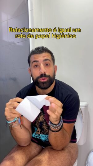 Kaysar Dadour Instagram - Reflita 💭 
.
.
.
.
.
#reflita #relacionamento #relacionamentoamoroso #kaysar #kaysardadour #melhordianomundo #eunavida #papelaria #casal #casalperfeito #papelhigienico #amor