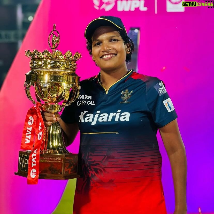 Keerthy Suresh Instagram - What a proud moment for Kerala cricket Association ! I, as the brand ambassador of KCA extend my heartfelt Congratulations to Asha Shobana and Sajana Sajeevan on their remarkable achievement of joining the India Women’s National Cricket Team. @ashathehopejoy7 @sajanasajeevan04 Your hard work, skill, and determination have earned you this well-deserved opportunity to represent our nation at the highest level. Wishing you both the very best as you embark on this exciting chapter of your cricketing careers. All the best on your Bangladesh Tour! Cheers ❤️