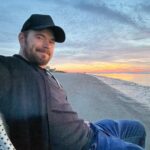 Kellan Lutz Instagram - Brought a chair to the beach for a beautiful sunrise! 😊 #Winning
