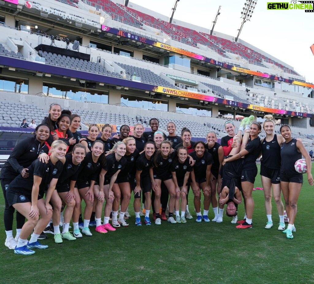 Kelley O'Hara Instagram - 🦇🦇🦇!!!!