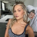 Kelli Berglund Instagram - 💙🩵🤍 @carlyy.fisher @grahamnation