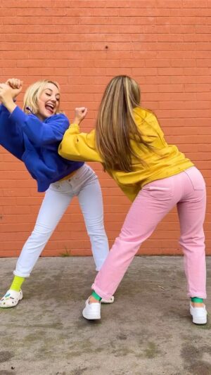 Kelli Erdmann Instagram - The ole switcheroo 😏

#dance #vfx #happykelli #kaushacampbell #trend