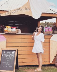 Kelly Brook Instagram - August Weekends 🇬🇧