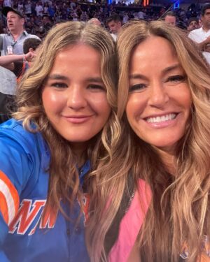 Kelly Jean Killoren Instagram - KNICKS WIN| Whos in the house tonight? @nyknicks #win #newyrork #playoffs