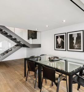 Kelly Jean Killoren Instagram - GALLERY STYLE LIVING| 240 CENTRE STREET| 3DE| My beautiful listing is sun drenched, spacious, and holds a dramatic open living room. This 3bedroom/ 3bathroom is $6995M @douglaselliman @lynnesamonemazin #newyork #realestate