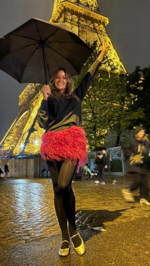 Kelly Jean Killoren Instagram - Bisous Paris xxkkb  How to celebrate Paris. 1. Say , “Bonjour” and smile. A smile is International language of HIIIII 2. Pick a museum or something youd like to see and walk to it. Find a local brasserie that you found 3. Try different foods. Brioche, pain au chocolat, jambon buerre- its all new 4. Dress up- have fun dressing well while here. 5. Read a new book. 6. Get lost and let Paris find you 🇫🇷Xxxkkb