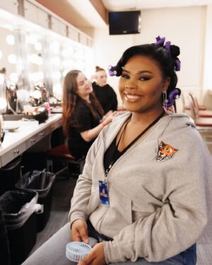Kelly Jean Killoren Instagram - CHARITY| THANK YOU| @maccosmetics for being at the @gardenofdreams @thegarden Talent Show to support all of the beautiful performers. It means a lot to me to see how these children and young adults thrive on the stage at Radio City Music Hall Thank you so much! It feels good to look and feel good. Xx kkb