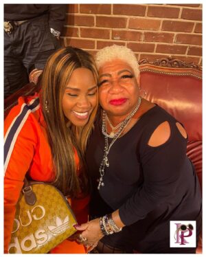 Kelly Price Instagram - Congratulations to my sister and friend @luenell 
On your @netflix special #ItsYourTime
I love you dearly ❤️
