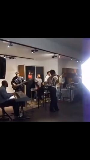 Kelly Price Instagram - #MusicMonday: An acoustic moment with #KellyPrice at the Singersroom in NYC. #singer #songwriter #songstress #sanger #singersongwriter #femalesinger  #recordingartist #music #rnb #rnbmusic #womeninmusic #actress #rnbsinger #musicindustry #musiclife #thevoice #vocalist #vocals #acoustic #NYC #InthekeyofKelly #KellyPricefanpage