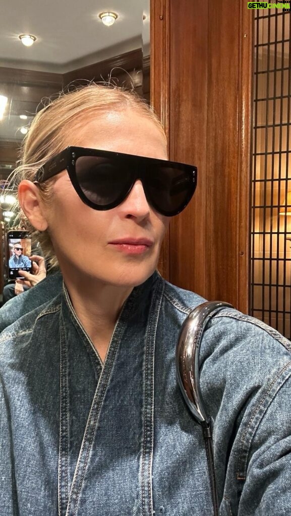 Kelly Rutherford Instagram - Getting Ready for Paris Fashion Week with @merit #Meritpartner